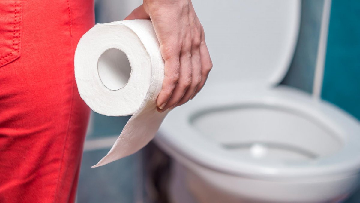 Кал черного цвета: какие могут быть причины