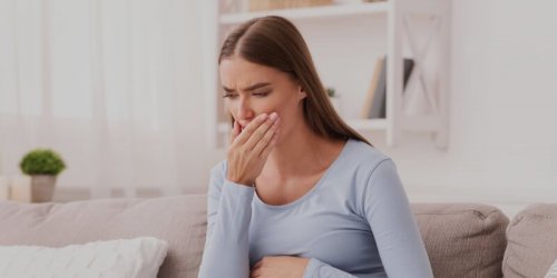 Почему возникает горечь во рту и как от нее избавиться?
