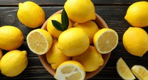 В лимоне есть не только витамин С, но и витамины А, В, Р, калий, магний, фосфор, железо, цинк и т. д.