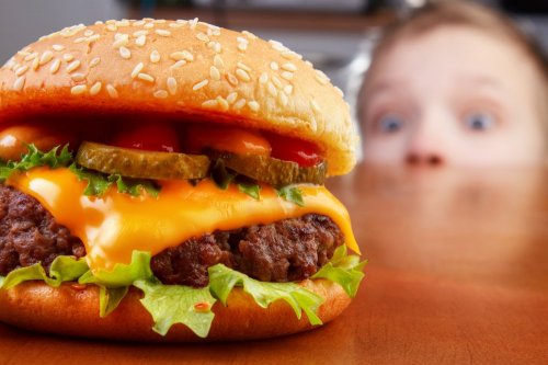 В России – резкий бум потребления фастфуда и «переработанных» продуктов