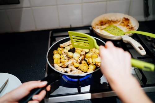 Какие продукты лучше НЕ разогревать повторно