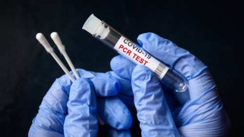 Новый штамм коронавируса «Нимбус» распространяется по планете: врачи назвали главный симптом