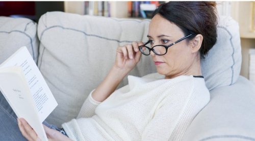 Ученые создали капли от дальнозоркости 