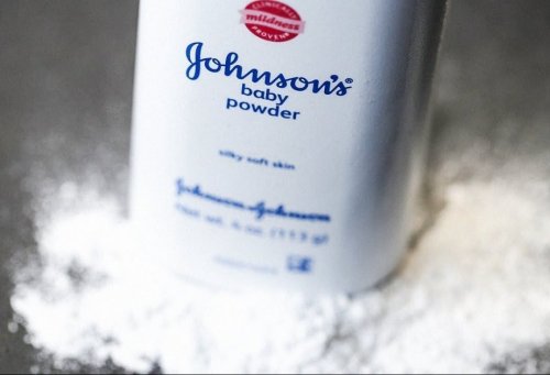 Johnson & Johnson выплатит почти $1 млрд за смерть пенсионерки из-за детской присыпки