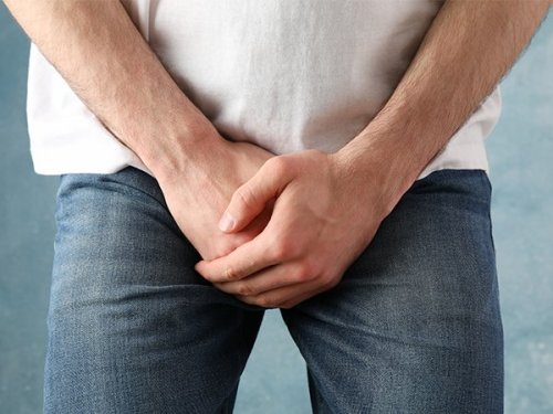 Почему мужчинам лучше мочиться сидя?